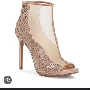 Jessica Simpson stiletto gold shoes